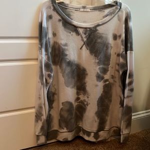 Jodifl tie dye over sizes top! Worn condition, but very comfy!! Size medium.